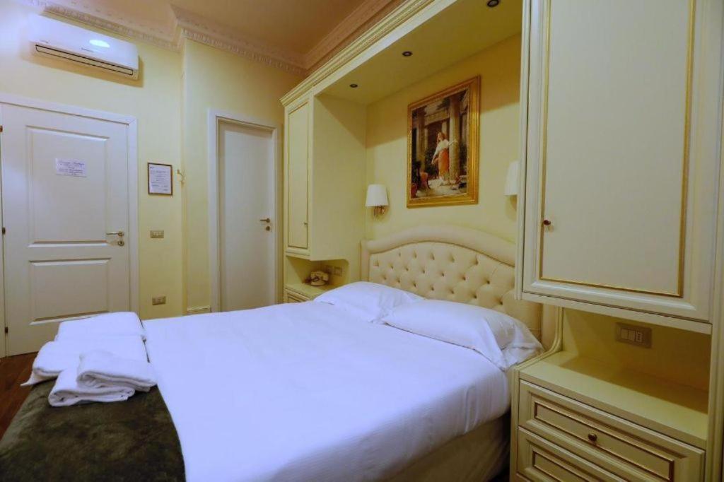 Hotel Dimora Frattina Rzym Zewnętrze zdjęcie