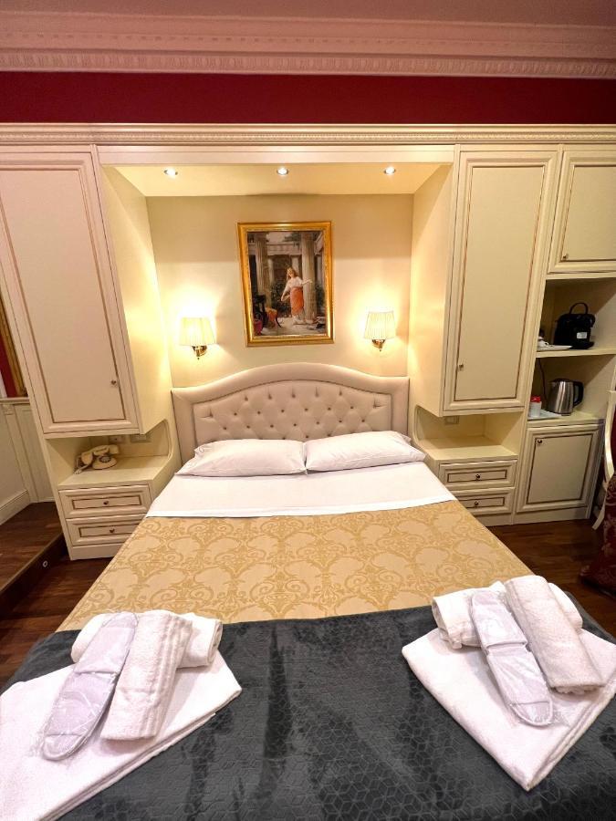 Hotel Dimora Frattina Rzym Zewnętrze zdjęcie